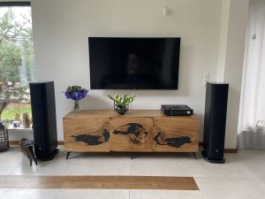 FANTASY TV CABINET